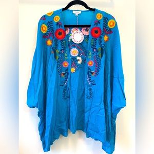 🌸🌻NWT- Umgee- Floral embroidered teal kimono. Size S/M.